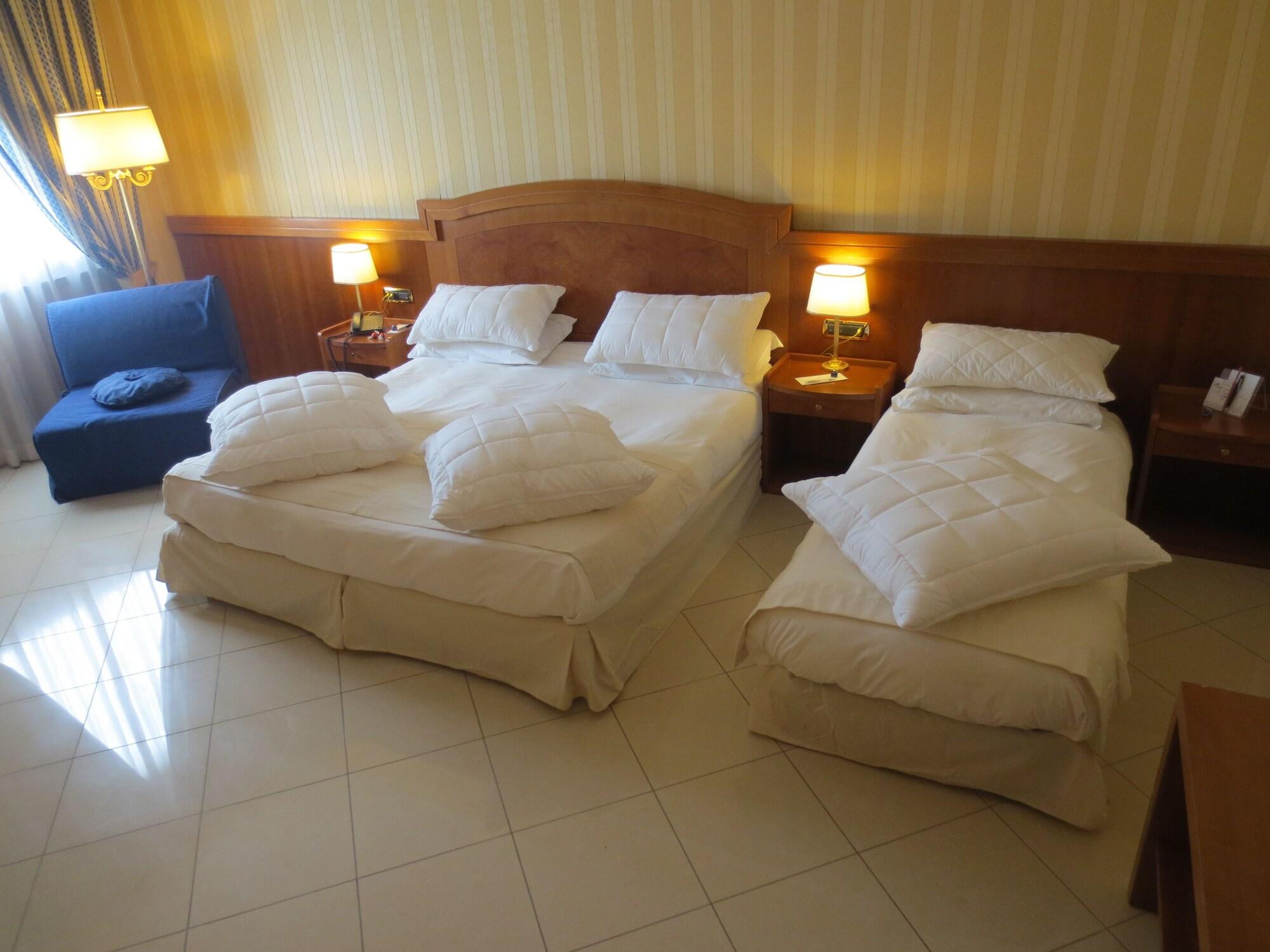 Joyfull 3* Napoli