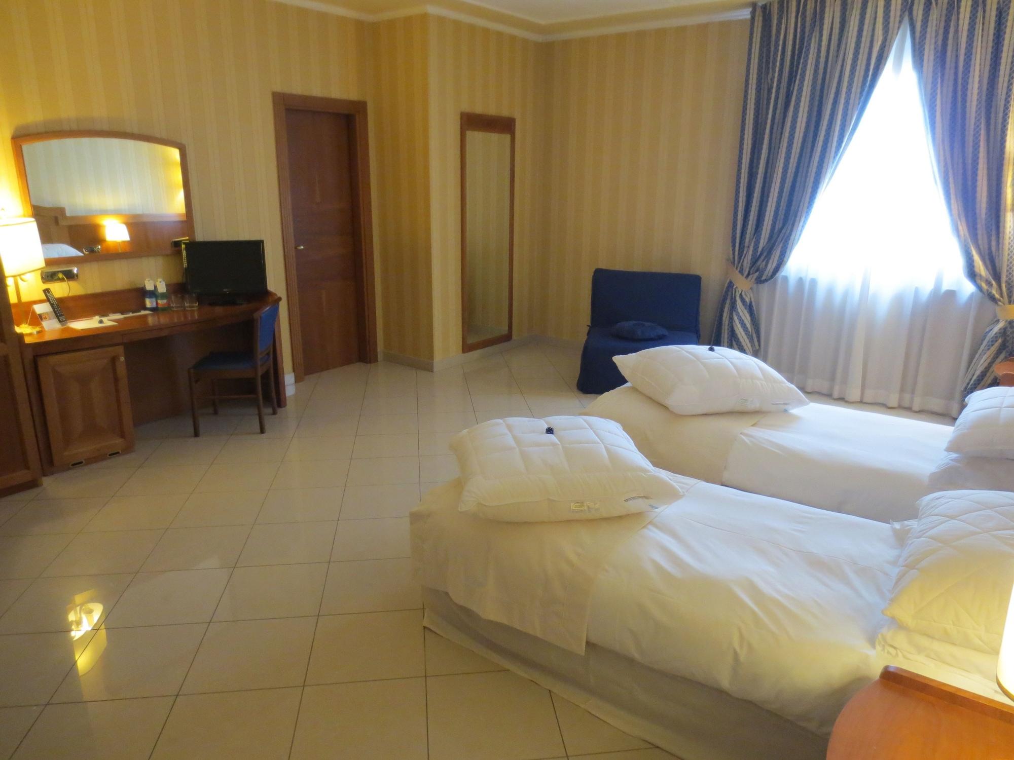 Joyfull 3* Napoli